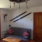 Vora Riu דירה *